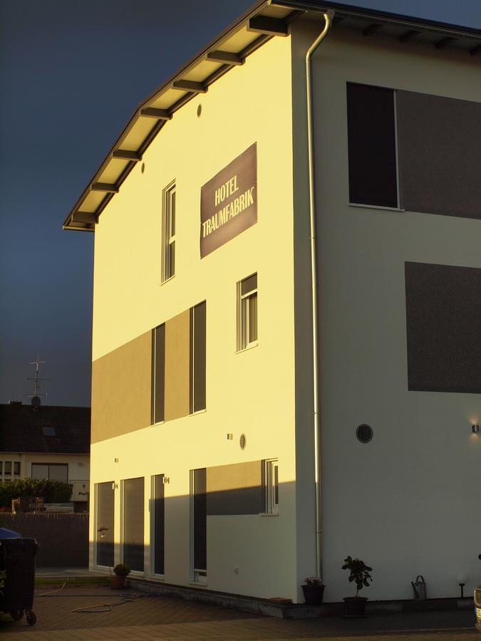 Hotel Traumfabrik Büttelborn Exterior foto